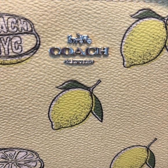 Coach Nolita 19 Lemon mini bag
Satchel Leather yellow garden Glade multi NWT - Picture 7 of 14